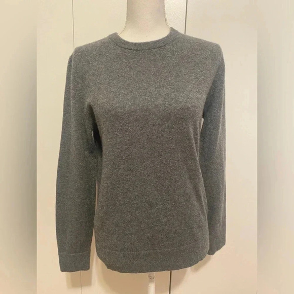 Everlane Sweaters - Everlane Classic Cashmere Grey Crewneck Sweater Size Small